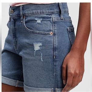 Gap High Waisted 5” Denim Shorts Size 6/28 Factory Distressed Medium Wash